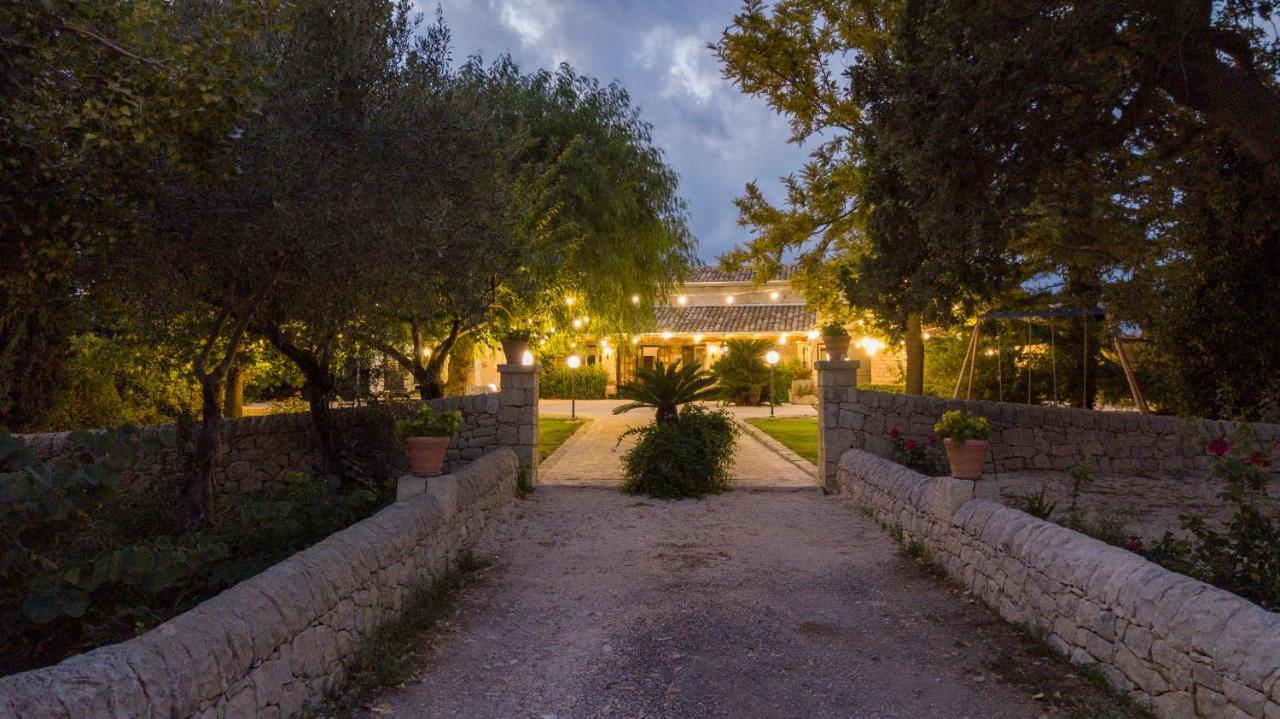 Casale Della Contea Casa de hóspedes Modica Exterior foto