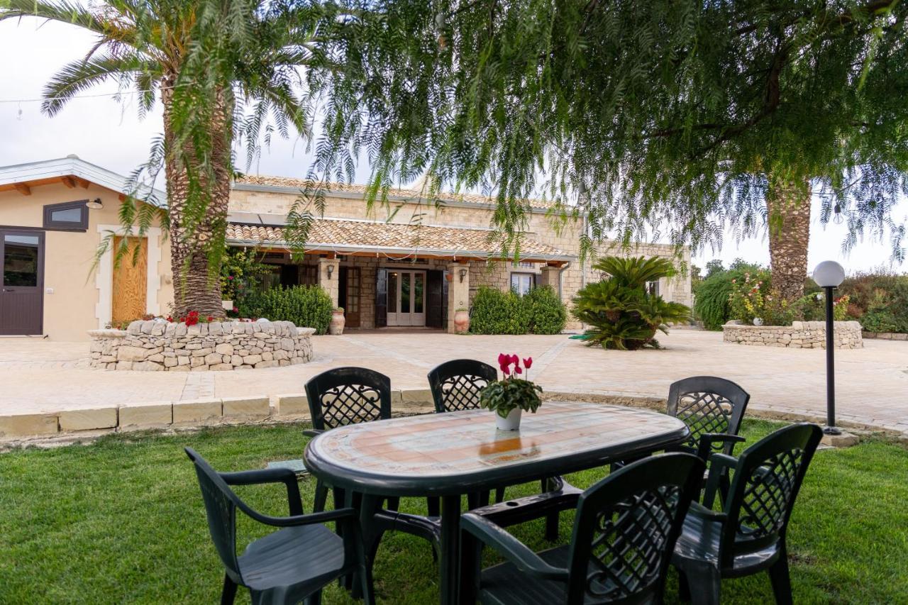 Casale Della Contea Casa de hóspedes Modica Exterior foto