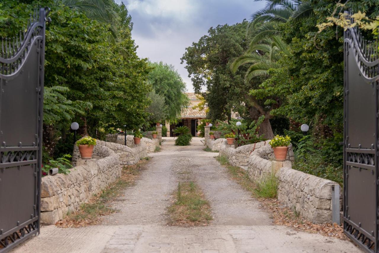 Casale Della Contea Casa de hóspedes Modica Exterior foto